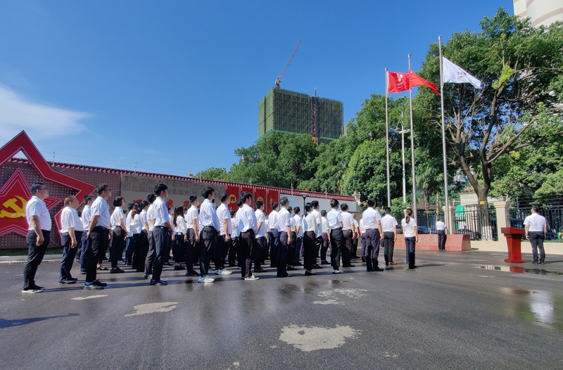 南昌市政建設(shè)集團(tuán)開(kāi)展“迎七一”系列活動(dòng)暨不忘初心廣場(chǎng)啟用儀式