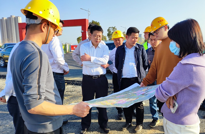 市政公用集團劉順保到朱橋東路項目、昌東三路項目、秦坊安置房項目調(diào)研